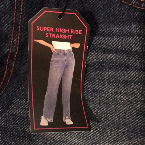 NWT Juniors NOBO Distressed Jeans - Picture 2 of 8